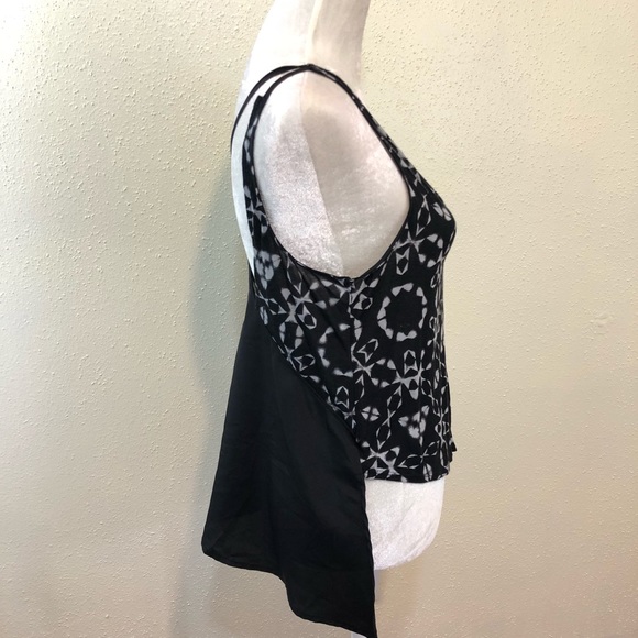 Silence & Noise Black Asymmetrical Tank - Picture 4 of 7